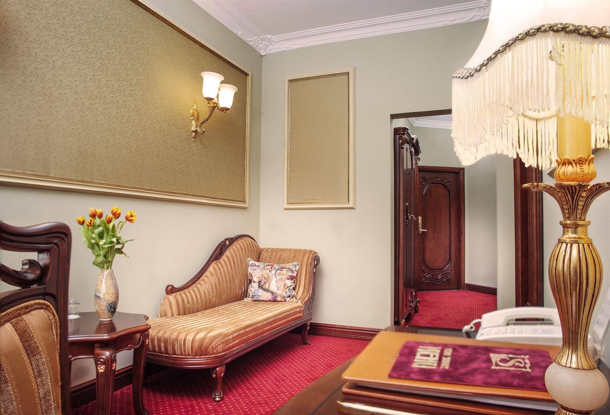 Staro Hotel Kijev Szoba fotó