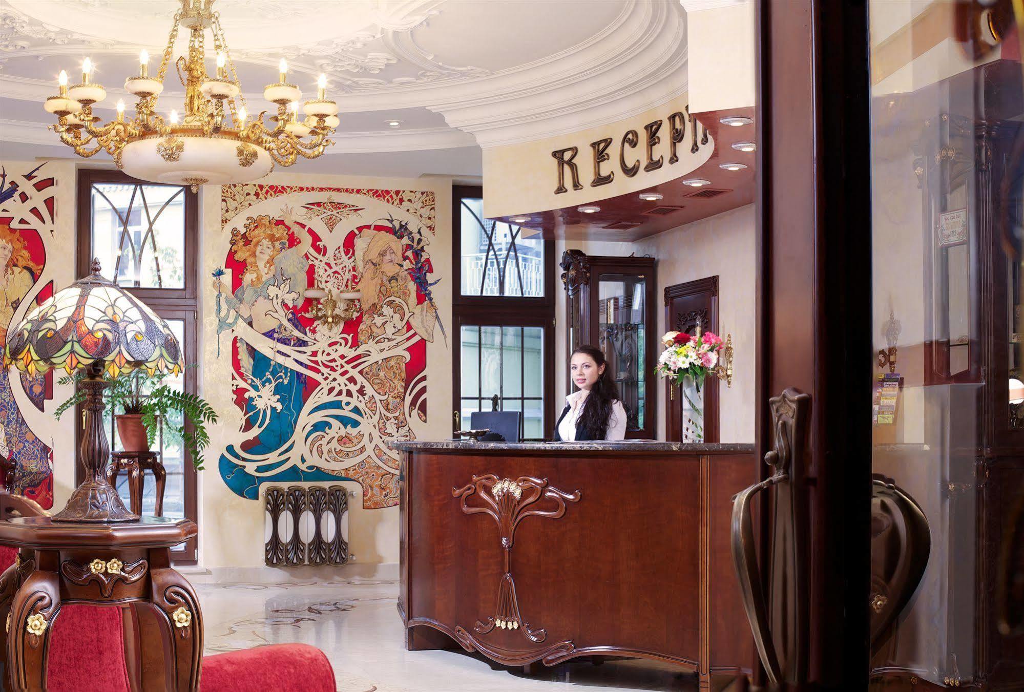 Staro Hotel Kijev Beltér fotó